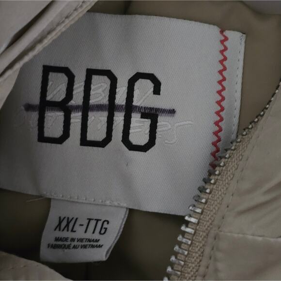 BDG Urban Outfitters Men's Cocoon Puffer Vest Taupe XXL New MSRP $ 149 NWT - Picture 8 of 9